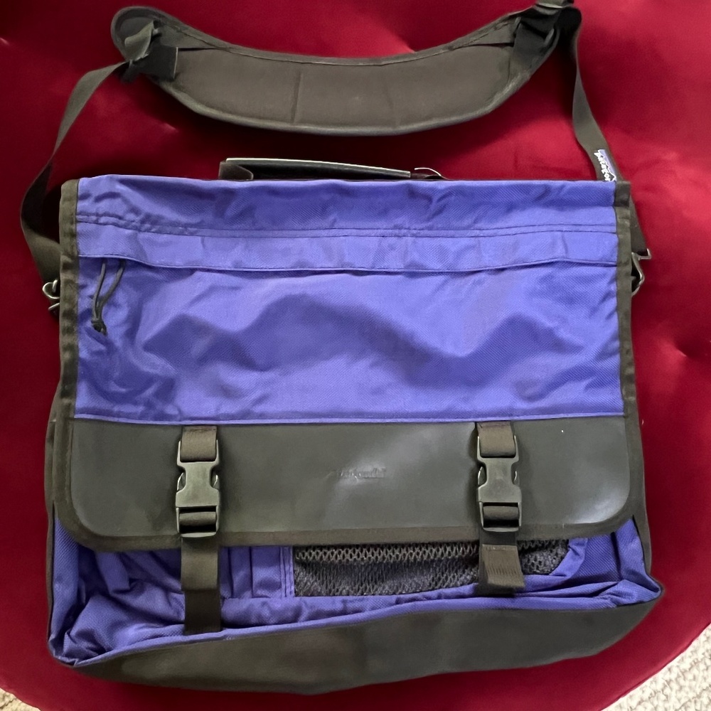 Like new large Patagonia shoulder bag
